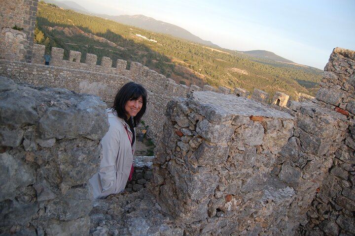 Private Half-Day Sesimbra Tour: Moorish Castle, Bacalhôa Wines and Hilltop Swing (2/12)