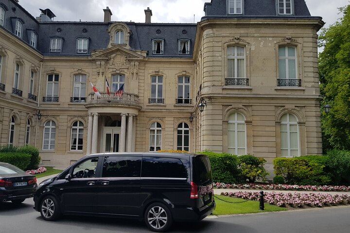 Private Champagne Day Trip from Paris, Licensed Guide: Two Houses and a Small Producer (9/12)