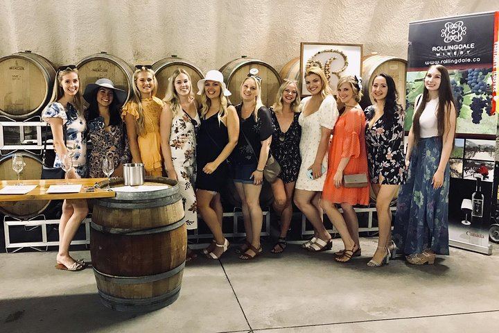 West Kelowna Gallery of Grapes Wine Tour: Tastings at 5 Okanagan Wineries (6/12)