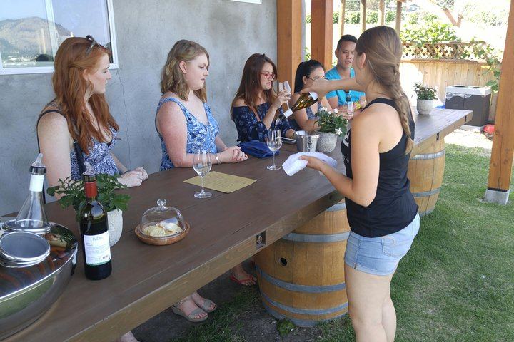 West Kelowna Gallery of Grapes Wine Tour: Tastings at 5 Okanagan Wineries (2/12)