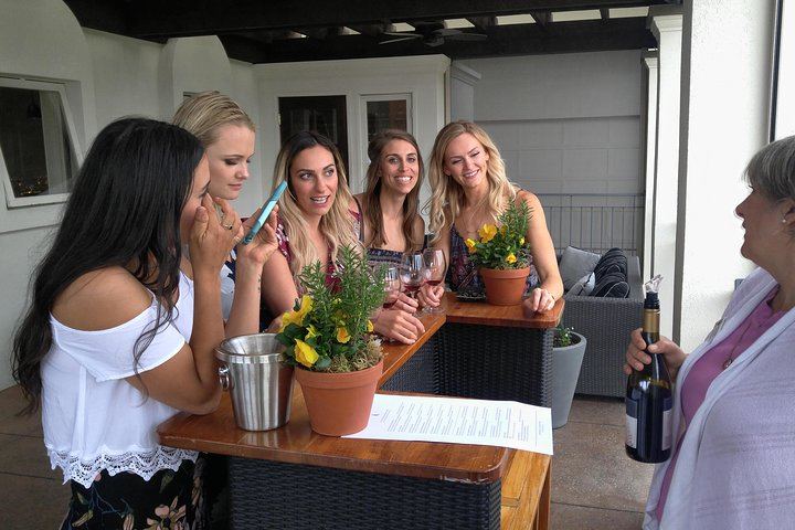 West Kelowna Gallery of Grapes Wine Tour: Tastings at 5 Okanagan Wineries (3/12)