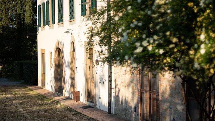 Casa Lucii Organic Winery near San Gimignano: Estate Walk, Vernaccia and Food Pairing (3/10)
