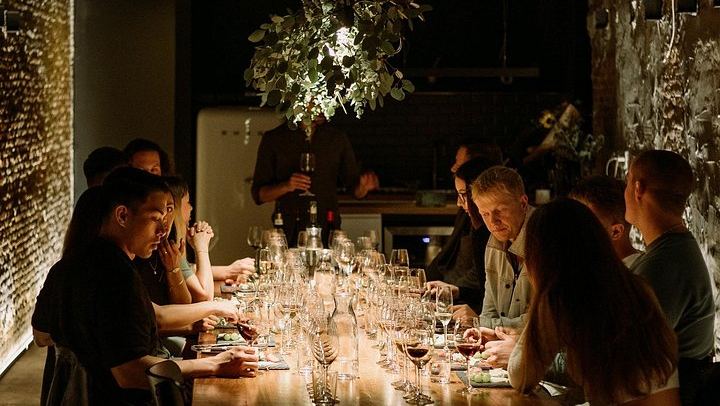 Wine Casino Tasting at the Salut Studio in Barcelona, Small-Batch Wines with Sommeliers (1/9)
