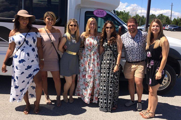 Niagara-on-the-Lake Wine and Cheese Half-Day Tour: 3 Wineries, Ice Wine, 4+ Hours (9/12)