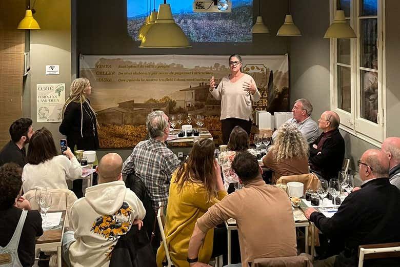 One-Hour Organic Catalan Wine and Artisan Cheese Tasting at Viniteca Vinya Celler Masia (4/6)