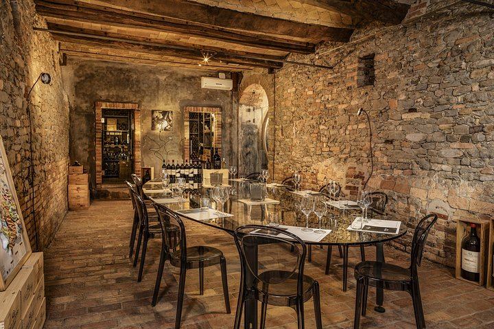 Barolo Estate in Monforte d'Alba: 11-Hectare Vineyard Visit, Wine and Venchi Chocolate (2/12)