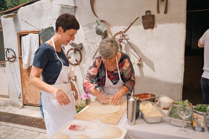 Cortecorbo Winery Day in Irpinia: Wood-Fired Pizza or Ravioli Class, Lunch and 6 Wines (12/12)
