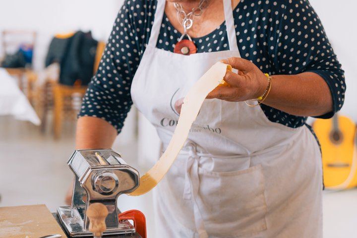 Cortecorbo Winery Day in Irpinia: Wood-Fired Pizza or Ravioli Class, Lunch and 6 Wines (6/12)