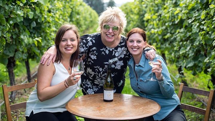 Full-Day Wine Tour from Picton: Several Wineries, Winery Lunch, Pickup (4/5)