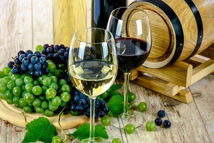 Private Paris to Chablis & Pommard Tour: 3 Guided Visits, 15 Wines, Mercedes Minivan (10/12)