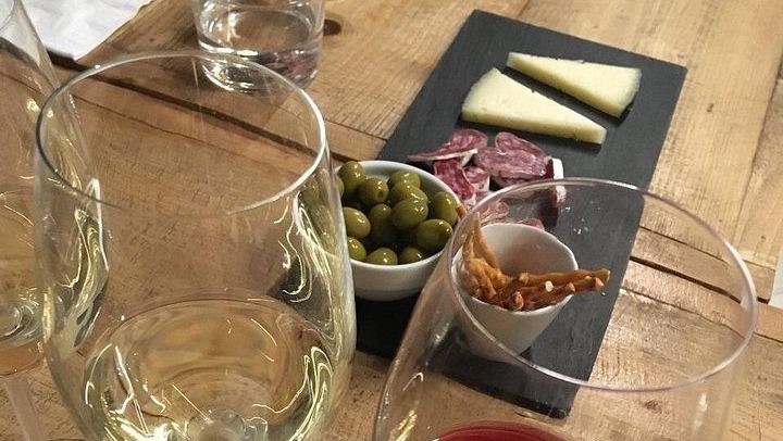 Barcelona Wine Tasting Session on Carrer de l'Arc de Sant Ramon del Call (3/6)