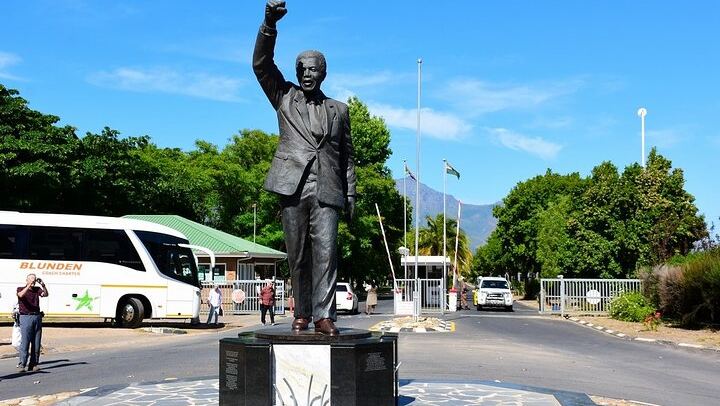 Private Cape Winelands Tour with Franschhoek Wine Tram, Langa and Mandela Site (1/12)