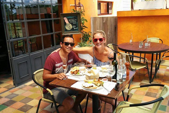 Uco Valley Wine Tour: Two Family and Boutique Wineries with Lunch (6/12)