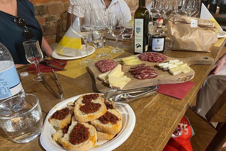 Val d'Orcia Minivan Day Tour from Florence: Montalcino, Pienza Lunch and Montepulciano (8/12)