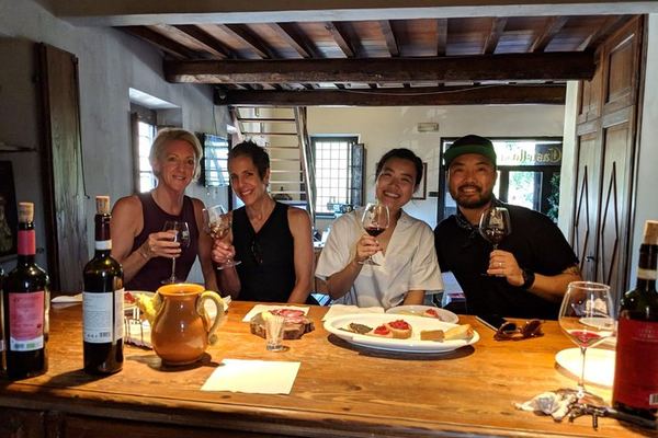 Small-Group Chianti Tasting from Florence at a 12th-Century Villa: Seven Wines and Lunch