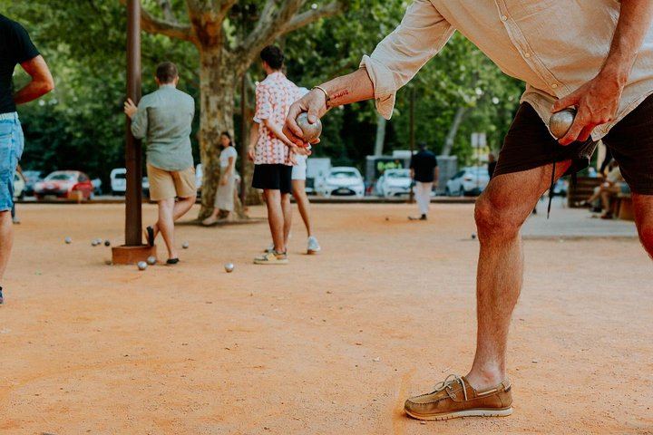Sainte-Victoire Wine Day: Organic and Experimental Wineries, Olive Oils, Picnic, Pétanque (11/12)