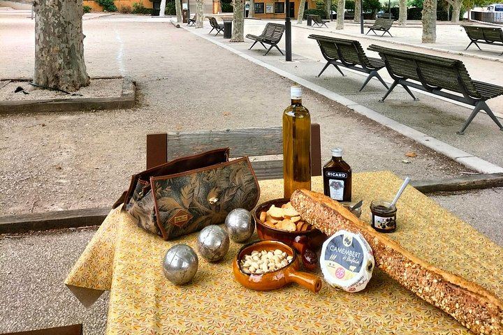 Sainte-Victoire Wine Day: Organic and Experimental Wineries, Olive Oils, Picnic, Pétanque (10/12)