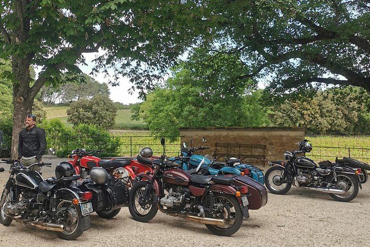 Aix-en-Provence Vintage Sidecar Ride on the Cézanne Road with Vineyard Tasting, 2 Hours (10/12)
