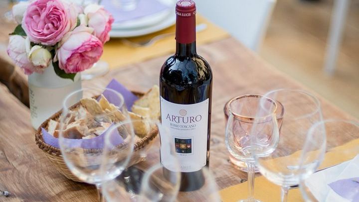 Casa Lucii Organic Winery near San Gimignano: Estate Walk, Vernaccia and Food Pairing (2/10)