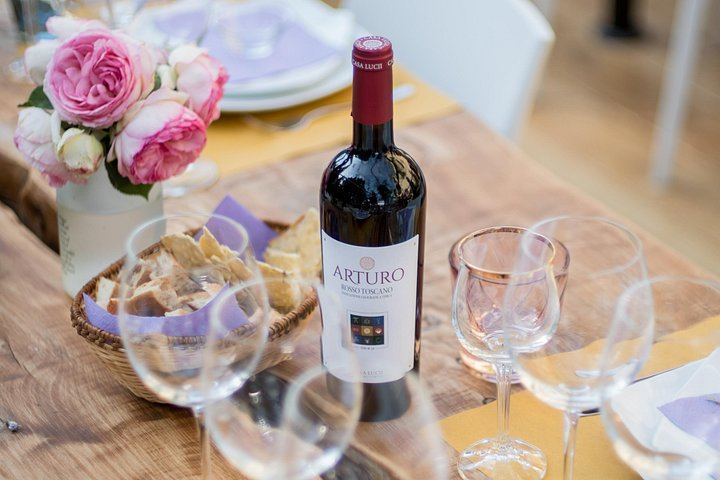 Casa Lucii Organic Winery near San Gimignano: Estate Walk, Vernaccia and Food Pairing (2/10)