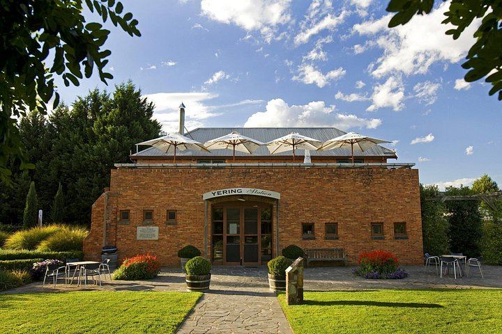 Small-Group Yarra Valley Afternoon Tour: Chandon, Chocolate and Sunset Kangaroos (10/12)