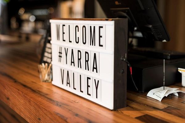 Yarra Valley Food and Wine Tour for 12 Max: Dairy Cheese, Yering Station, Kangaroos