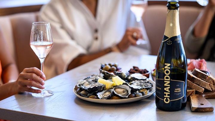 Yarra Valley Food and Wine Tour for 12 Max: Dairy Cheese, Yering Station, Kangaroos (2/12)