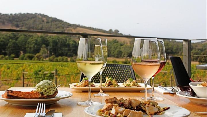 Yarra Valley Tour from Melbourne: Greenstone, Balgownie, Yering Farm, Soumah and Lunch (1/11)