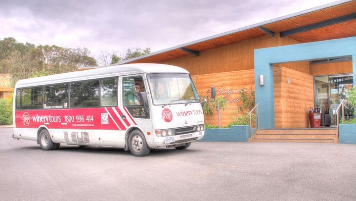 Yarra Valley Tour from Melbourne: Greenstone, Balgownie, Yering Farm, Soumah and Lunch (3/11)