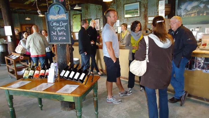 Yarra Valley Tour from Melbourne: Greenstone, Balgownie, Yering Farm, Soumah and Lunch (2/11)