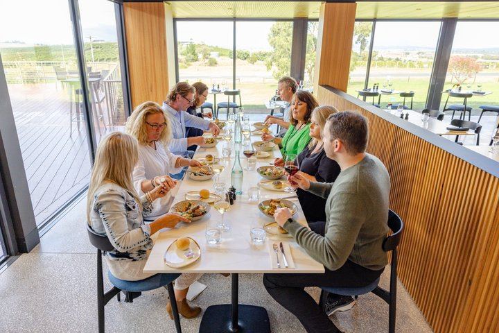 Yarra Valley Tour from Melbourne: Greenstone, Balgownie, Yering Farm, Soumah and Lunch (8/11)