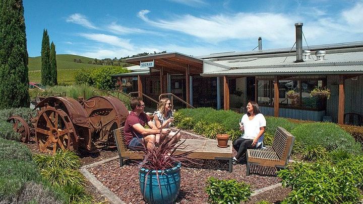 Yarra Valley Winery Day Tour from Melbourne with Two-Course Lunch and Tastings (2/12)