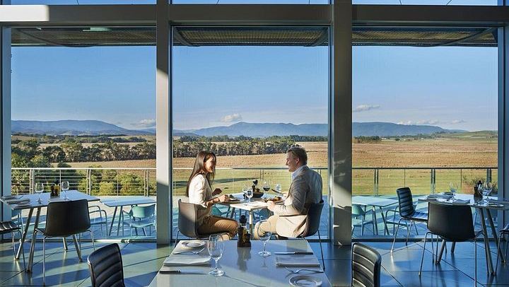 Yarra Valley Small-Group Day: Healesville Sanctuary, Yering Station and De Bortoli (2/5)