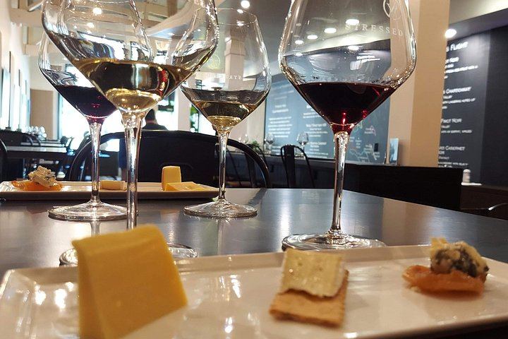 Healdsburg Original Wine and Food Pairing Guided Walking Tour, 4 Hours (12/12)