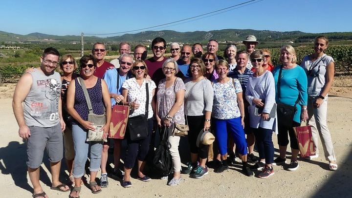 Artcava Cava Workshop: Disgorge, Cork and Label Your Own Bottle at a Penedès Masia (4/8)