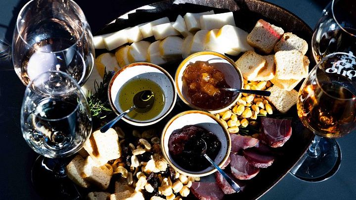 Private Douro Valley Day with Rita Teixeira: Wine Tasting, Wooden Boat and Family Lunch (3/3)